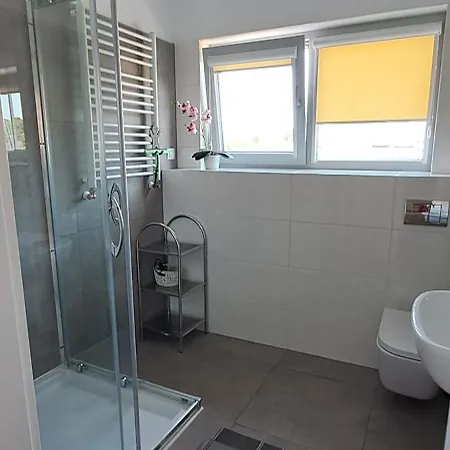 Garden Baltic 펜션 트르제삭츠